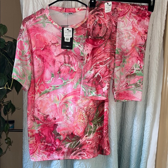 Fashion Nova Swirl Pink and Green Women’s Matching Set - Picture 1 of 5